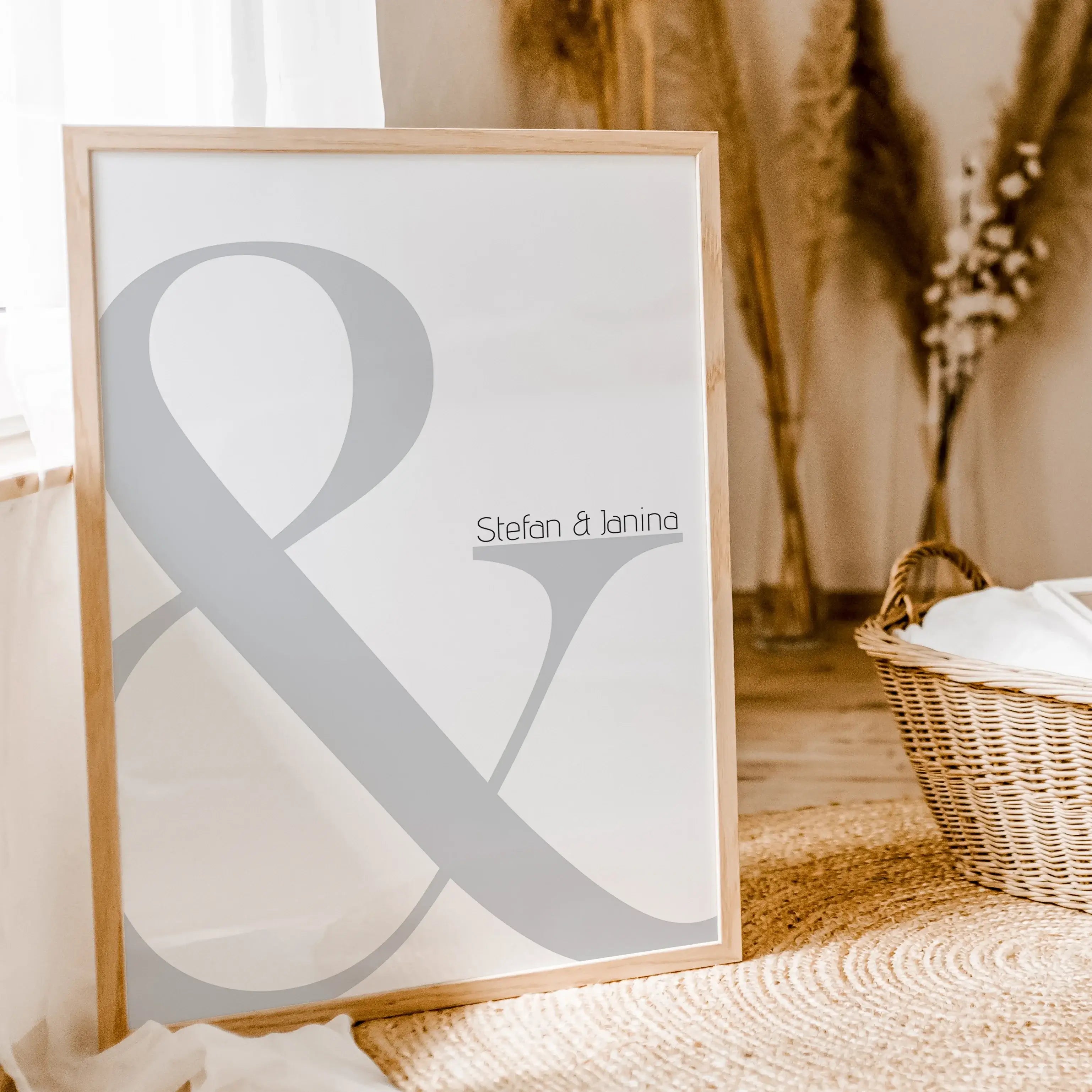 Und Poster-famprints-Personalisiertes Poster-Unser personalisiertes Und Poster ist da! Gestalte ein wunderschönes, bedeutungsvolles Kunstwerk für dein Zuhause, das die Namen von dir und deinem Partner trägt. Dieses personalisierte Poster eignet sich perfe