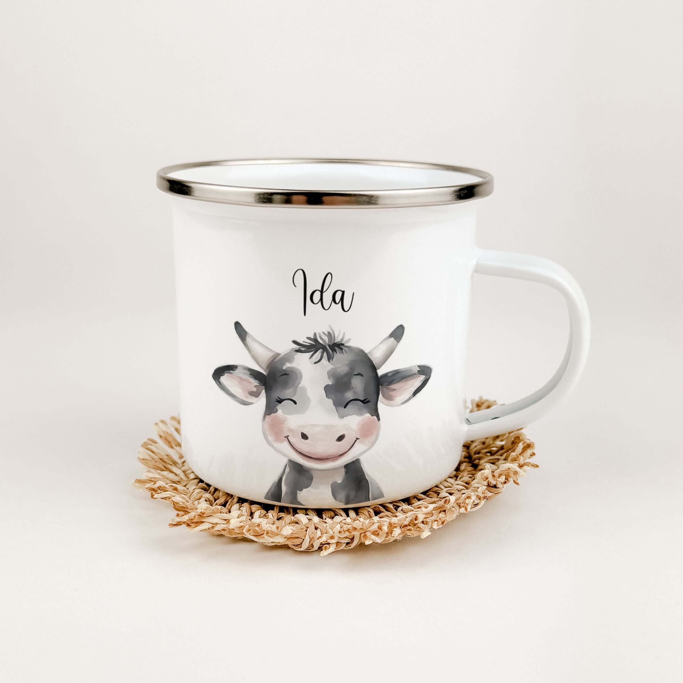 Emaille Tasse Kuh Portrait-famprints-Emaille Tasse-Entdecke die kreative Emaille Tasse Kuh Portrait – das ideale Geschenk für kleine Tierliebhaber und viele besondere Anlässe wie Einschulung, Geburtsfeiern oder Weihnachten. Diese Emaille Tasse personalisi