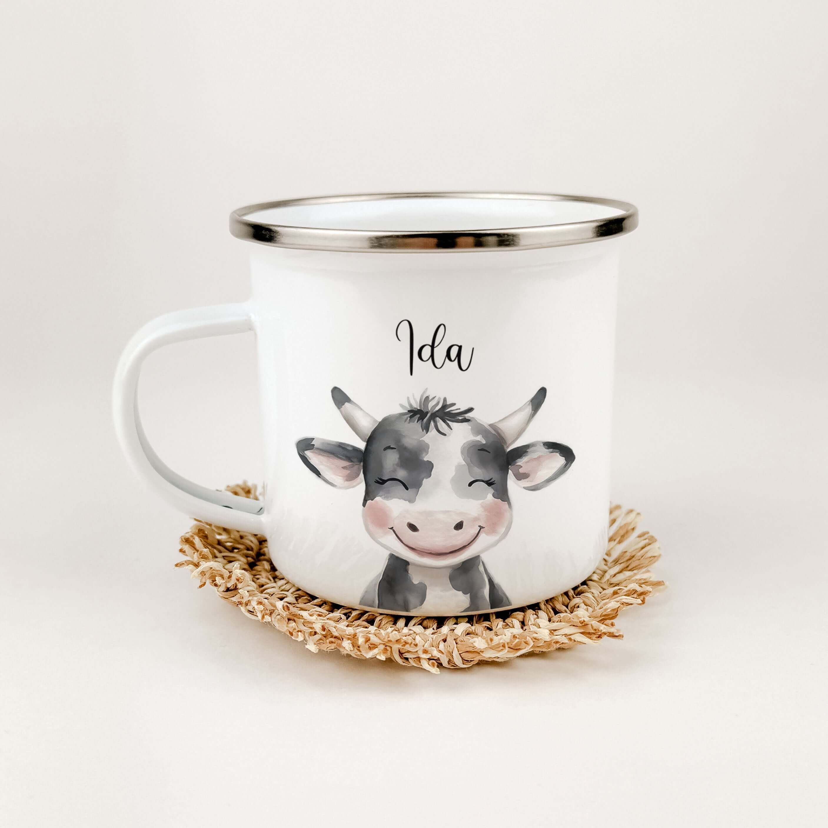 Emaille Tasse Kuh Portrait-famprints-Emaille Tasse-Entdecke die kreative Emaille Tasse Kuh Portrait – das ideale Geschenk für kleine Tierliebhaber und viele besondere Anlässe wie Einschulung, Geburtsfeiern oder Weihnachten. Diese Emaille Tasse personalisi