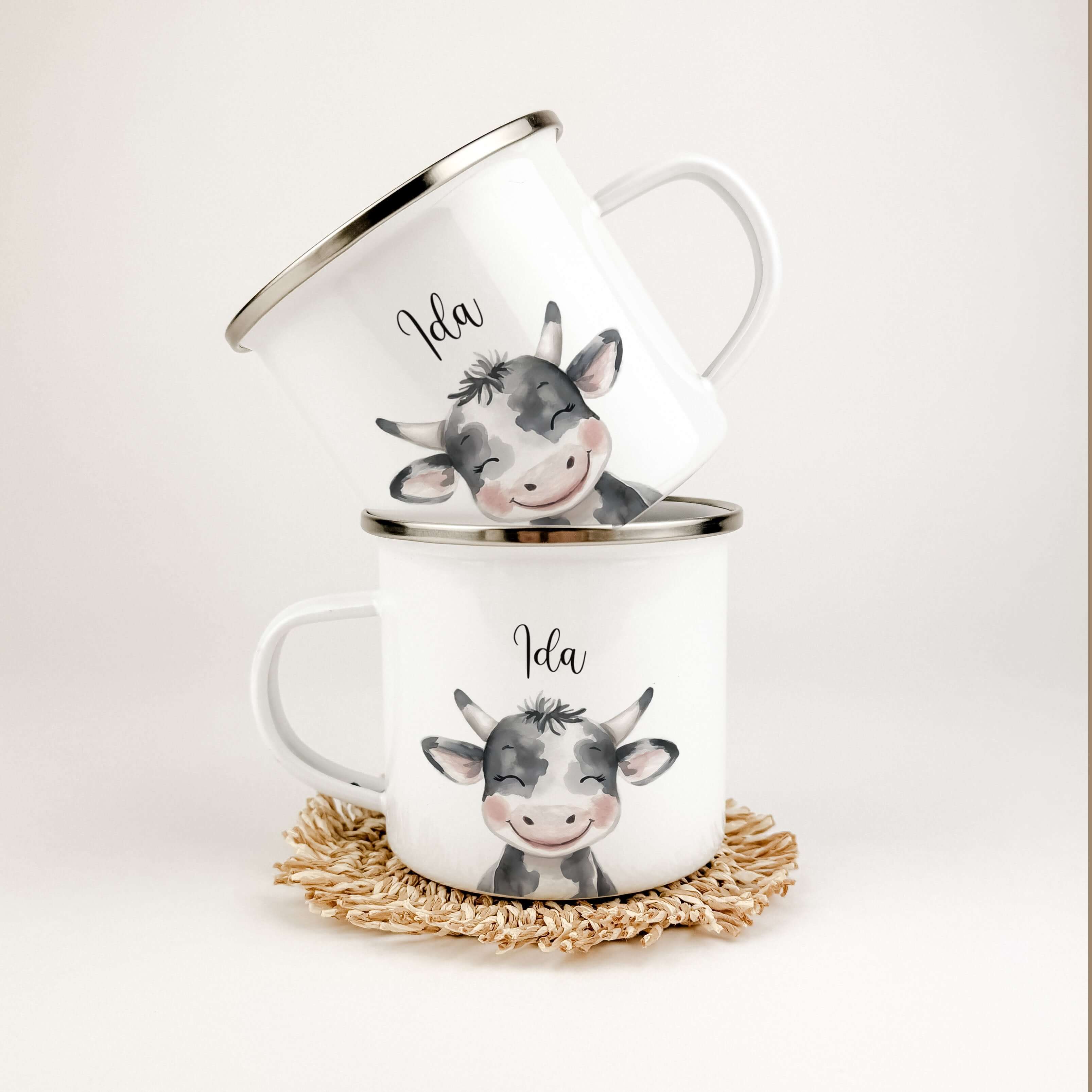 Emaille Tasse Kuh Portrait-famprints-Emaille Tasse-Entdecke die kreative Emaille Tasse Kuh Portrait – das ideale Geschenk für kleine Tierliebhaber und viele besondere Anlässe wie Einschulung, Geburtsfeiern oder Weihnachten. Diese Emaille Tasse personalisi