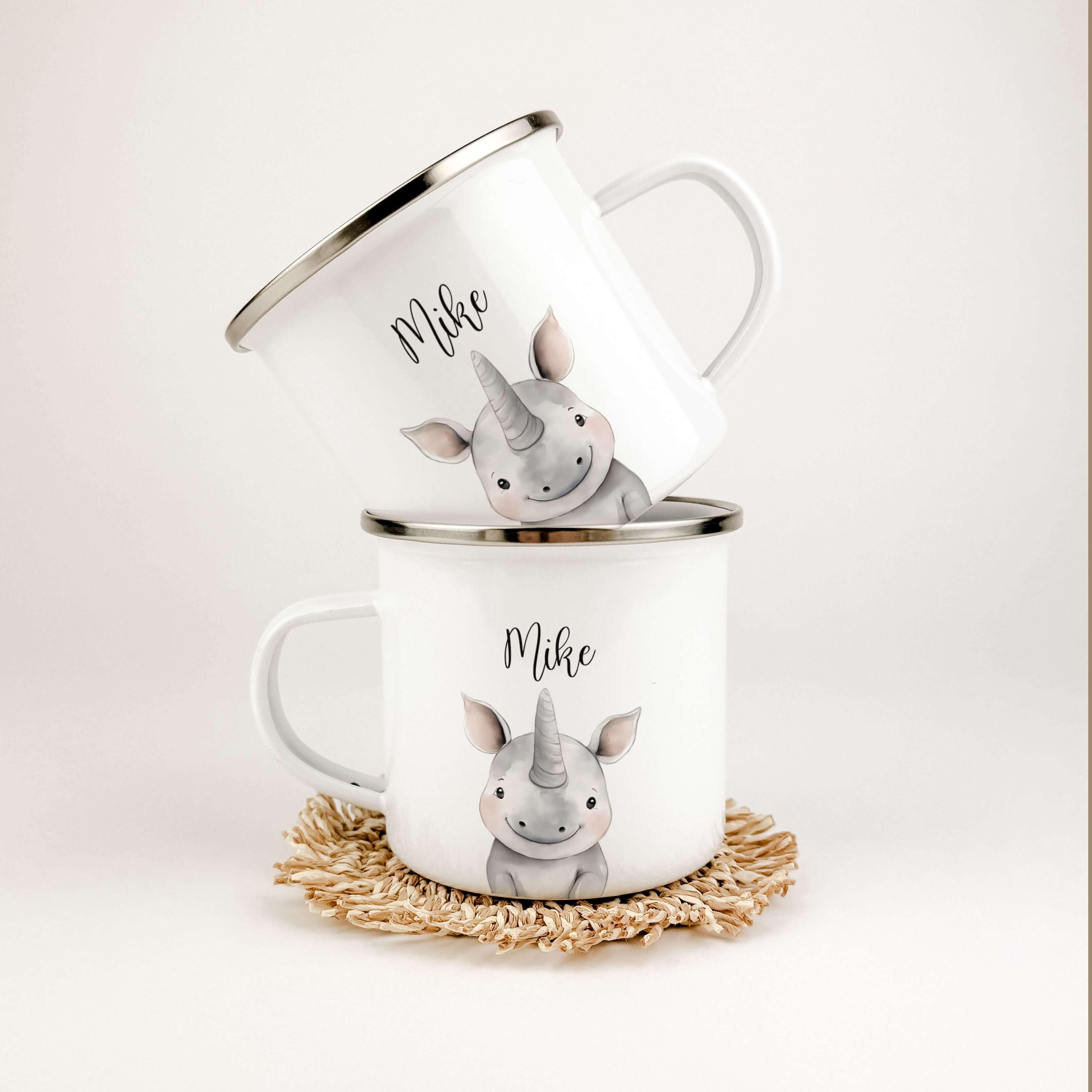 Emaille Tasse Nashorn Portrait-famprints-Emaille Tasse-Die Emaille Tasse Nashorn Portrait ist ein einzigartiges, personalisiertes Geschenk, das mit viel Liebe zum Detail für dich hergestellt wird. Das wunderschöne Nashorn im Aquarell-Look sorgt für einen