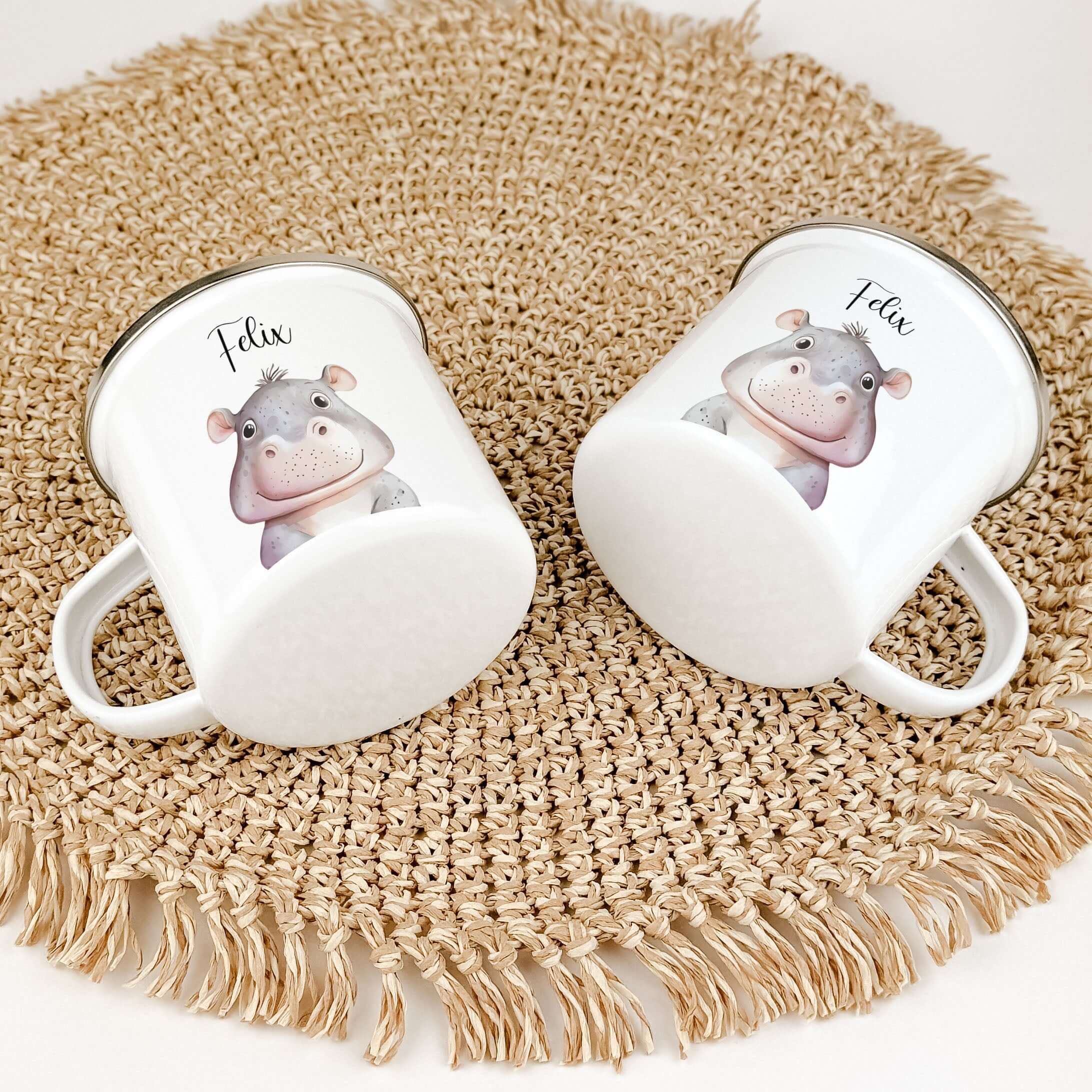 Emaille Tasse Nilpferd Portrait-famprints-Emaille Tasse-Entdecke die zauberhafte Emaille Tasse Nilpferd Portrait – ein einzigartiges, personalisiertes Geschenk für kleine Nilpferd-Fans! Diese Emaille Tasse personalisiert mit einem Namen bringt nicht nur F