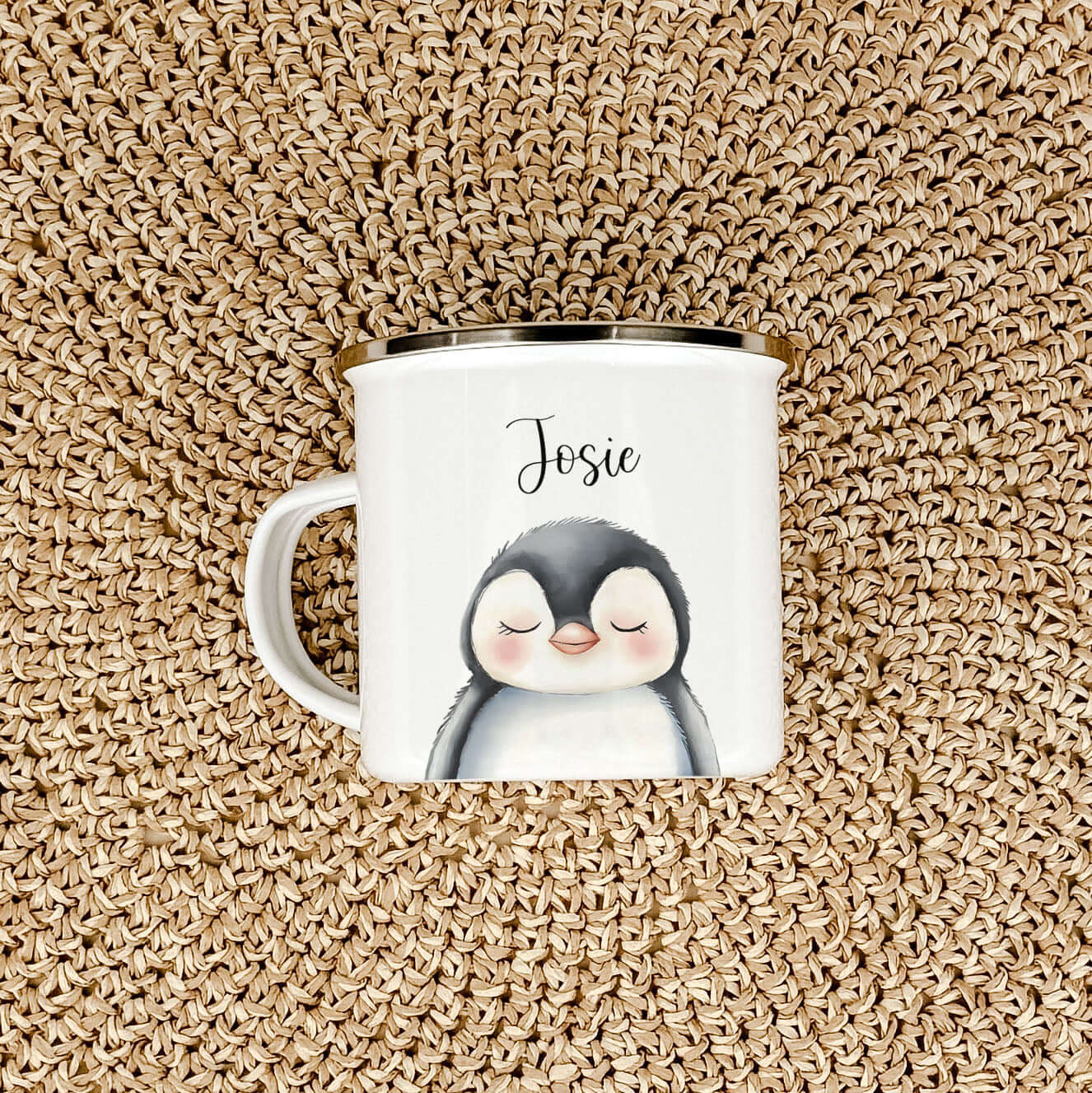 Emaille Tasse Pinguin Portrait-famprints-Emaille Tasse-Entdecke die Emaille Tasse Pinguin Portrait – dein neues Lieblingsstück! Diese personalisierte Emaille Tasse verleiht jedem Getränk einen Hauch von Magie. Das liebevoll gestaltete Pinguin-Portrait in