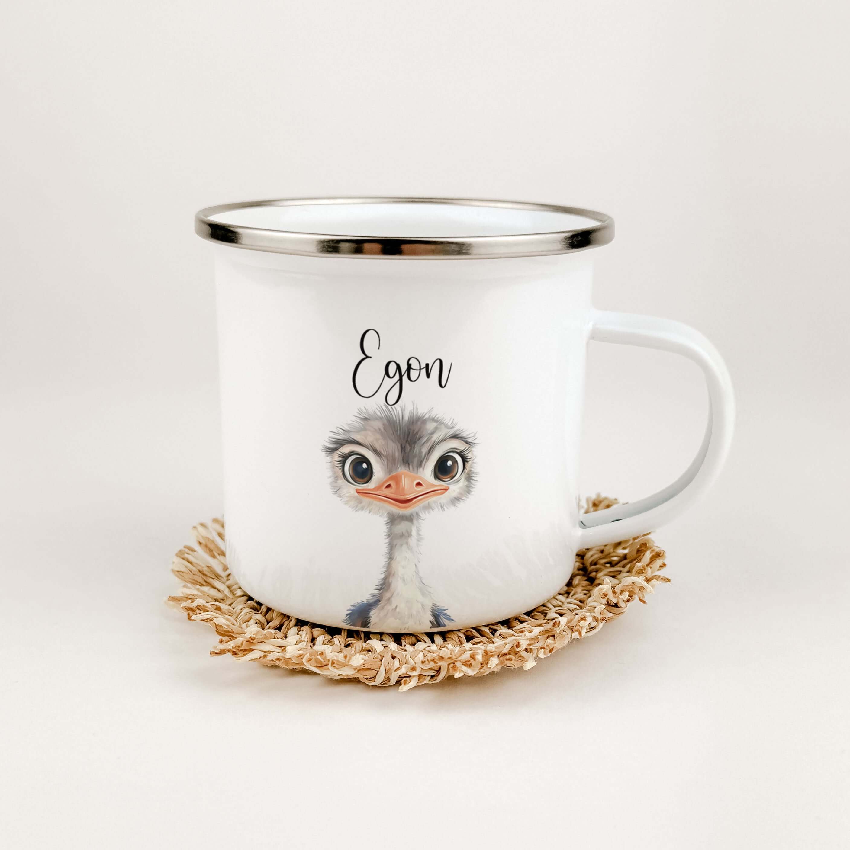 Emaille Tasse Strauß Portrait-famprints-Emaille Tasse-Entdecke die zauberhafte Emaille Tasse Strauß Portrait – das ideale personalisierte Geschenk für Kinder! Egal ob zur Einschulung, Taufe, zu Ostern oder Weihnachten, diese Emaille Tasse personalisiert b