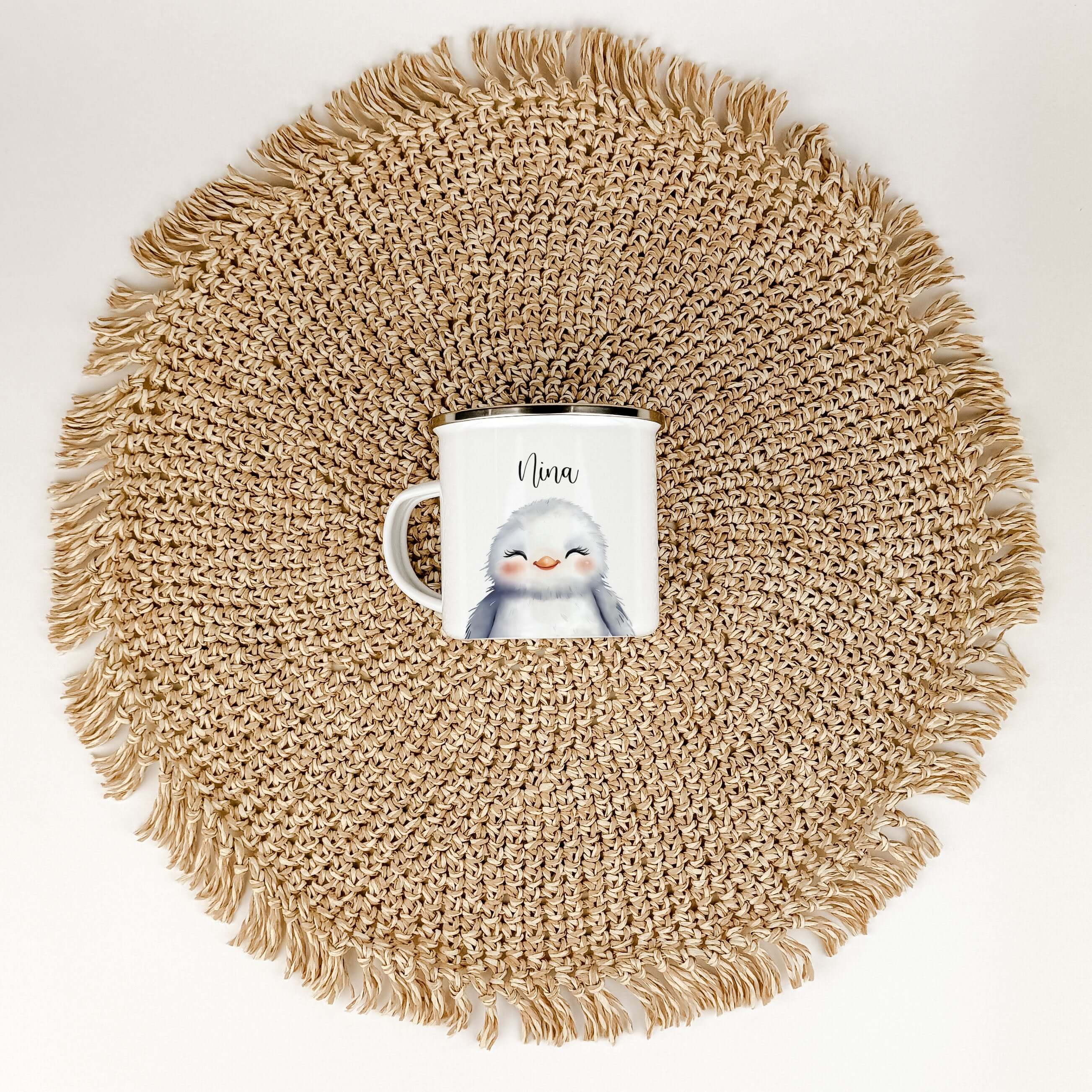 Emaille Tasse Vogel Portrait-famprints-Emaille Tasse-Entdecke die zauberhafte Emaille Tasse Vogel Portrait – das perfekte personalisierte Geschenk für kleine und große Entdecker! Mit einem Fassungsvermögen von 300 ml und einem federleichten Gewicht von nu