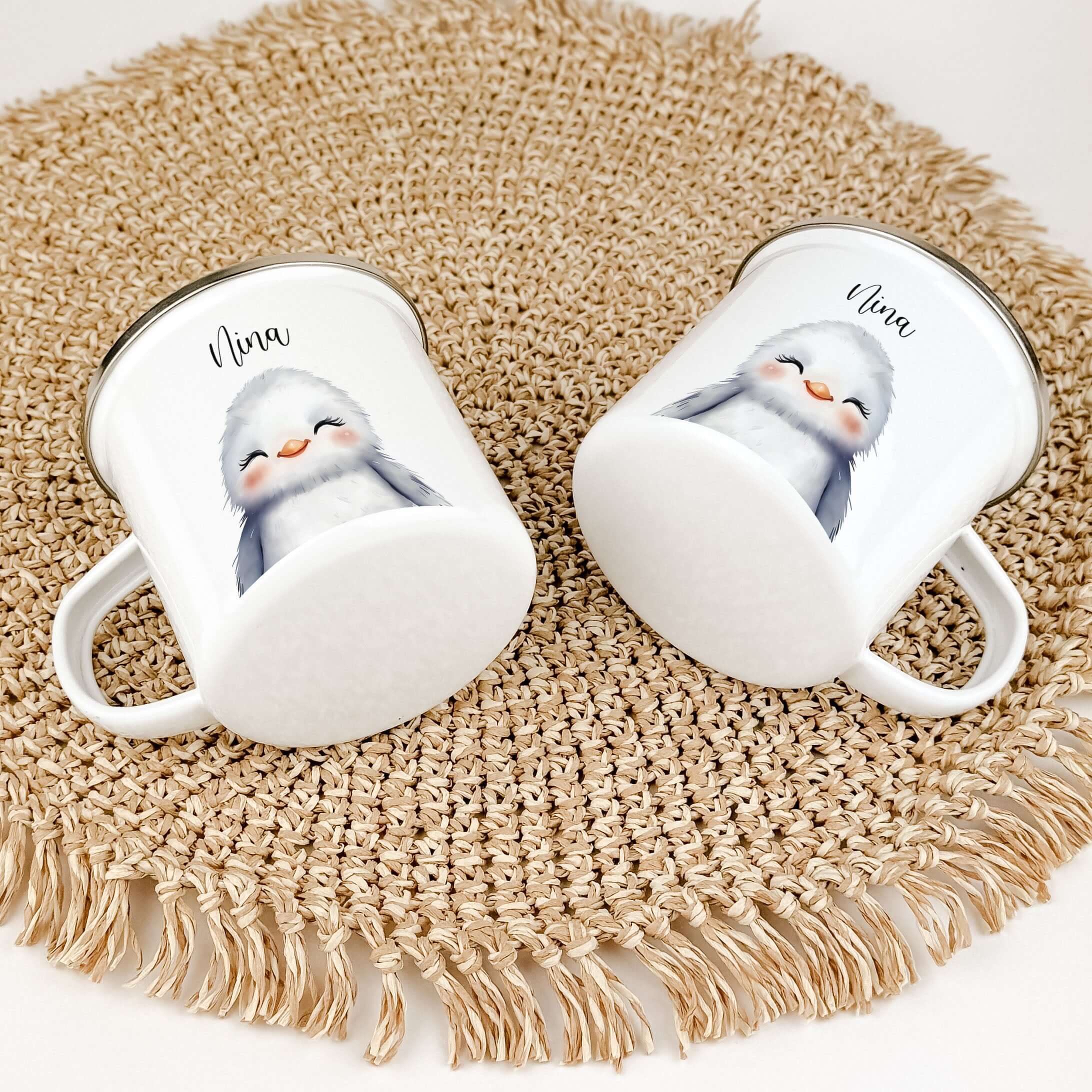 Emaille Tasse Vogel Portrait-famprints-Emaille Tasse-Entdecke die zauberhafte Emaille Tasse Vogel Portrait – das perfekte personalisierte Geschenk für kleine und große Entdecker! Mit einem Fassungsvermögen von 300 ml und einem federleichten Gewicht von nu