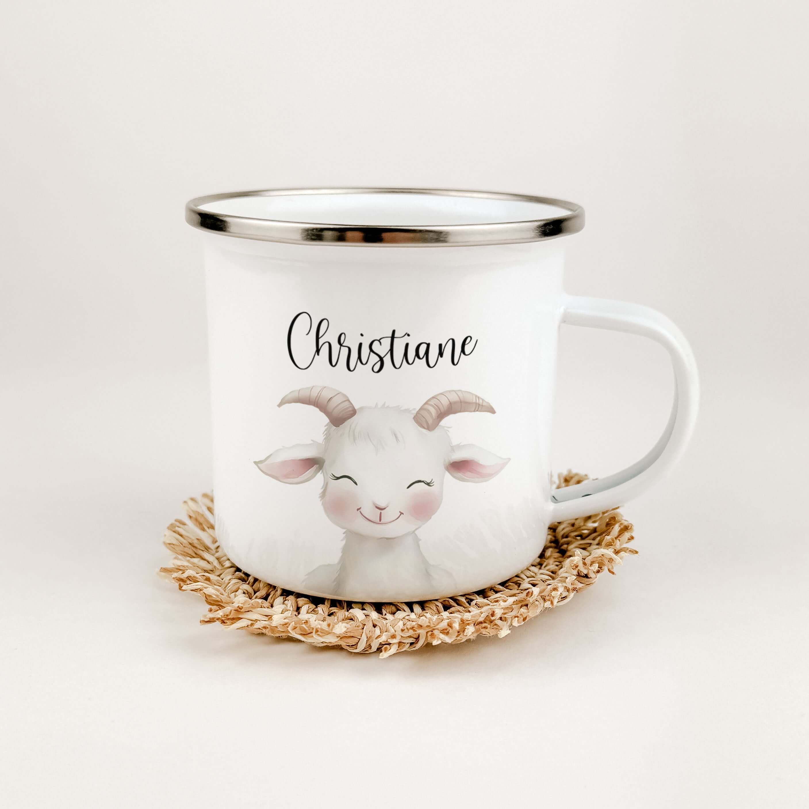 Emaille Tasse Ziege Portrait-famprints-Emaille Tasse-Entdecke die individuelle Emaille Tasse Ziege Portrait – das perfekte personalisierte Geschenk für Kinder! Egal ob zur Einschulung, Taufe, an Ostern, Weihnachten oder zum Geburtstag, dieser bezaubernde