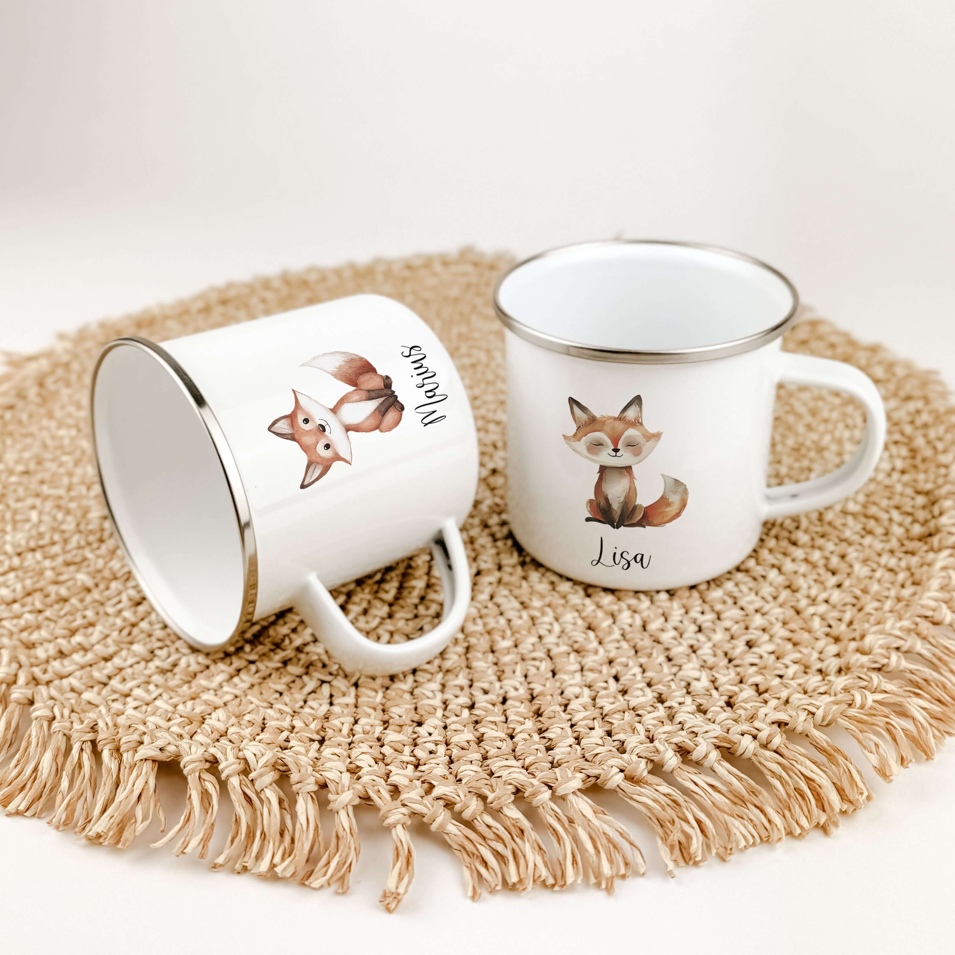 Emaille Tasse Fuchs-famprints-Emaille Tasse-Die personalisierte Emaille Tasse "Fuchs" ist das perfekte Geschenk für Kinder! Mit einem niedlichen Fuchs in Aquarell Optik und drei verschiedenen Varianten wird die Tasse mit Liebe von uns bedruckt. Der brilla
