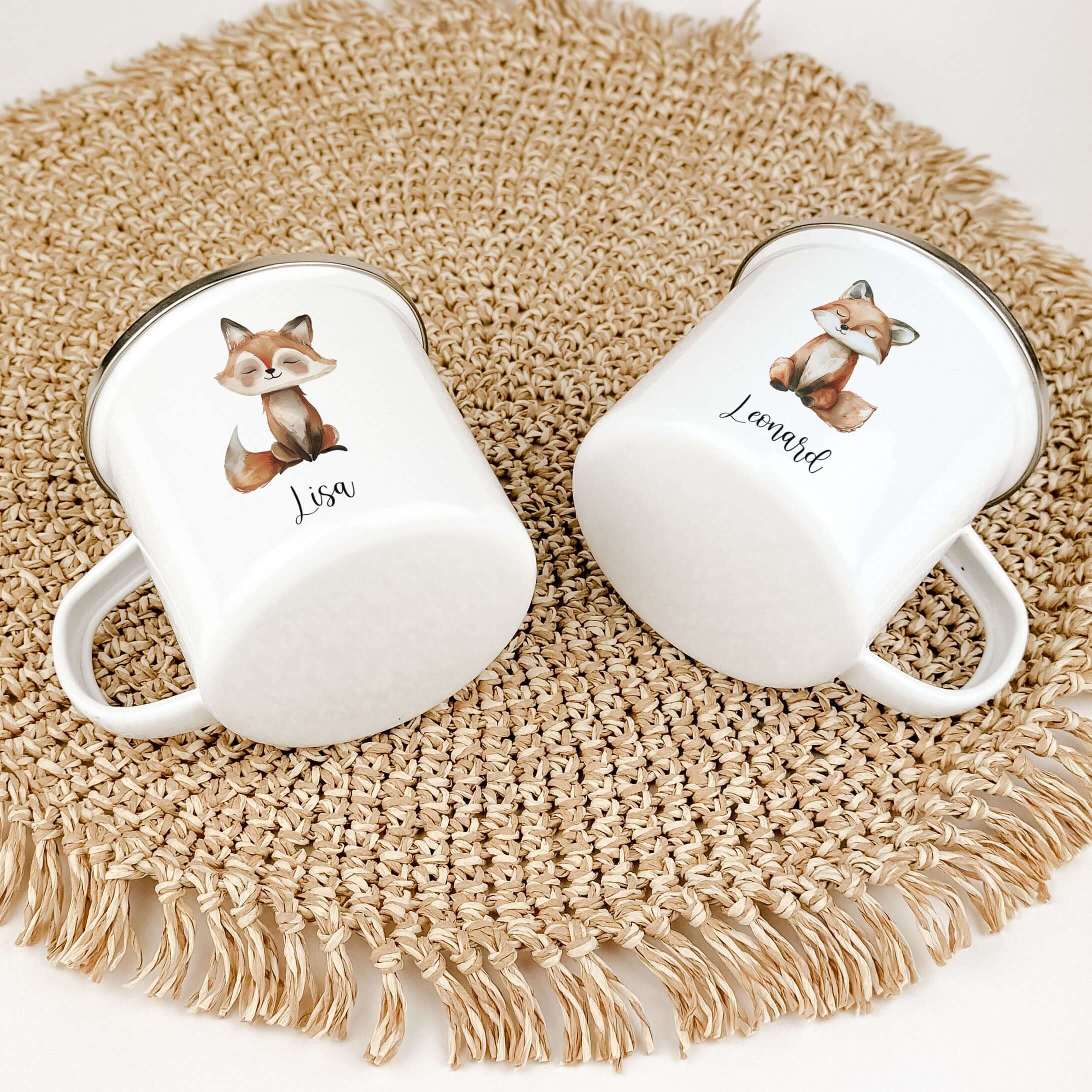 Emaille Tasse Fuchs-famprints-Emaille Tasse-Die personalisierte Emaille Tasse "Fuchs" ist das perfekte Geschenk für Kinder! Mit einem niedlichen Fuchs in Aquarell Optik und drei verschiedenen Varianten wird die Tasse mit Liebe von uns bedruckt. Der brilla