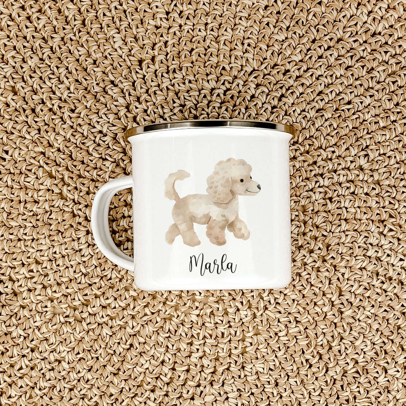 Emaille Tasse Hund-famprints-Emaille Tasse-Entdecke die perfekte Emaille Tasse für kleine Hundeliebhaber! Diese personalisierte Tasse bringt nicht nur Freude, sondern auch einen Hauch von Individualität in den Alltag deines Kindes. Stell dir vor, wie dein