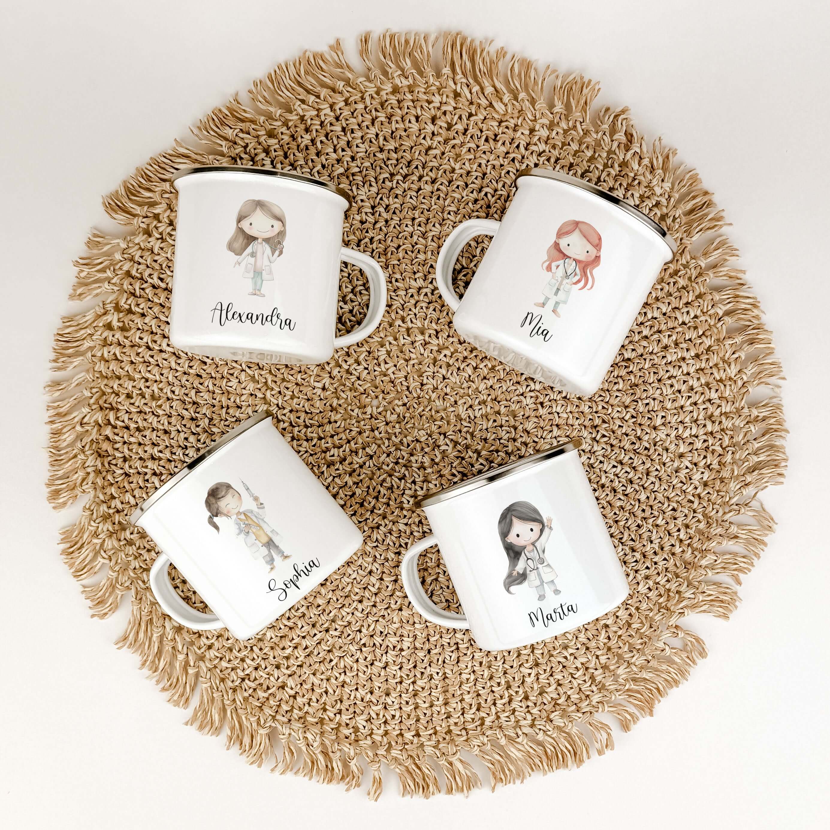Emaille Tasse Ärztin-famprints-Emaille Tasse-Entdecke die personalisierte Emaille Tasse Ärztin - ein einzigartiges Geschenk für Kinder, das mit Liebe von uns gestaltet wurde! Die Tasse ist bedruckt mit einer süßen Ärztin in Aquarell Optik und bietet einen