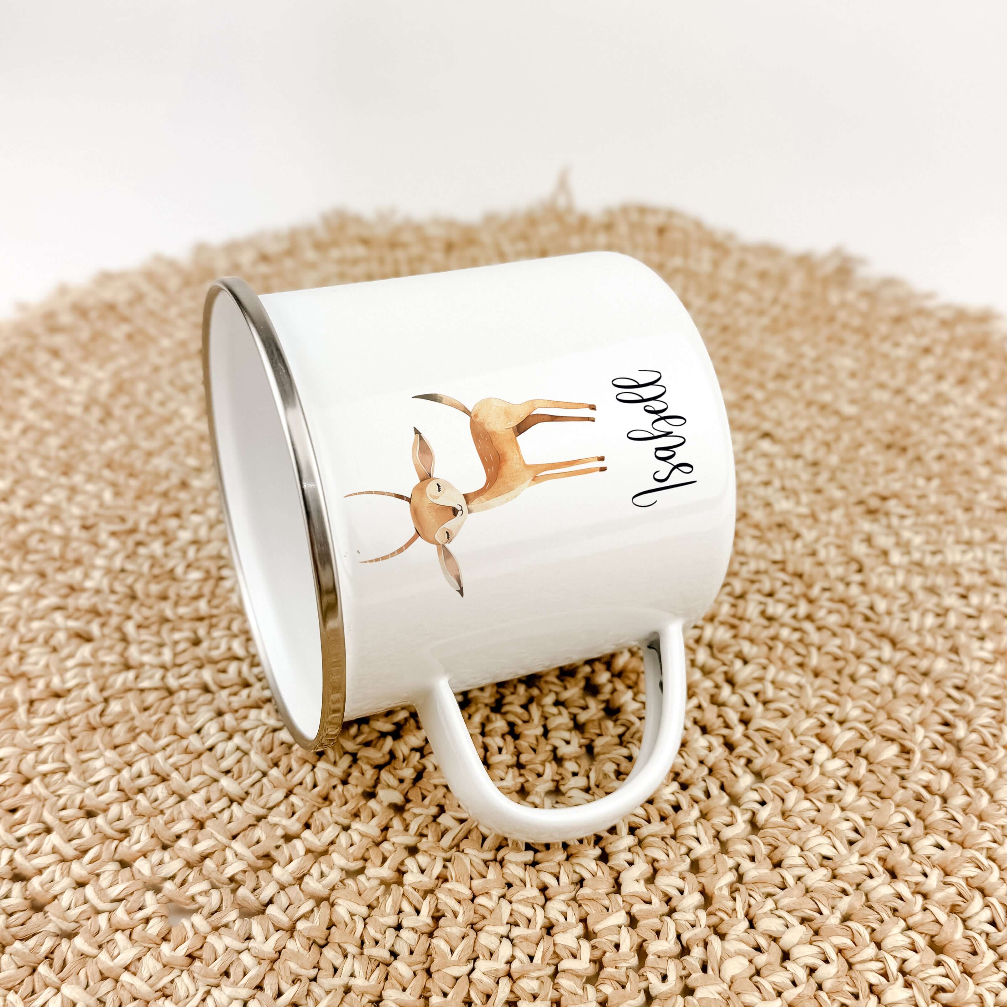 Emaille Tasse Gazelle-famprints-Emaille Tasse-Entdecke die bezaubernde Emaille Tasse Gazelle, die nicht nur praktisch, sondern auch ein wahrer Hingucker ist! Mit dieser personalisierten Tasse bringst du Freude in den Alltag deines Kindes und schaffst unve
