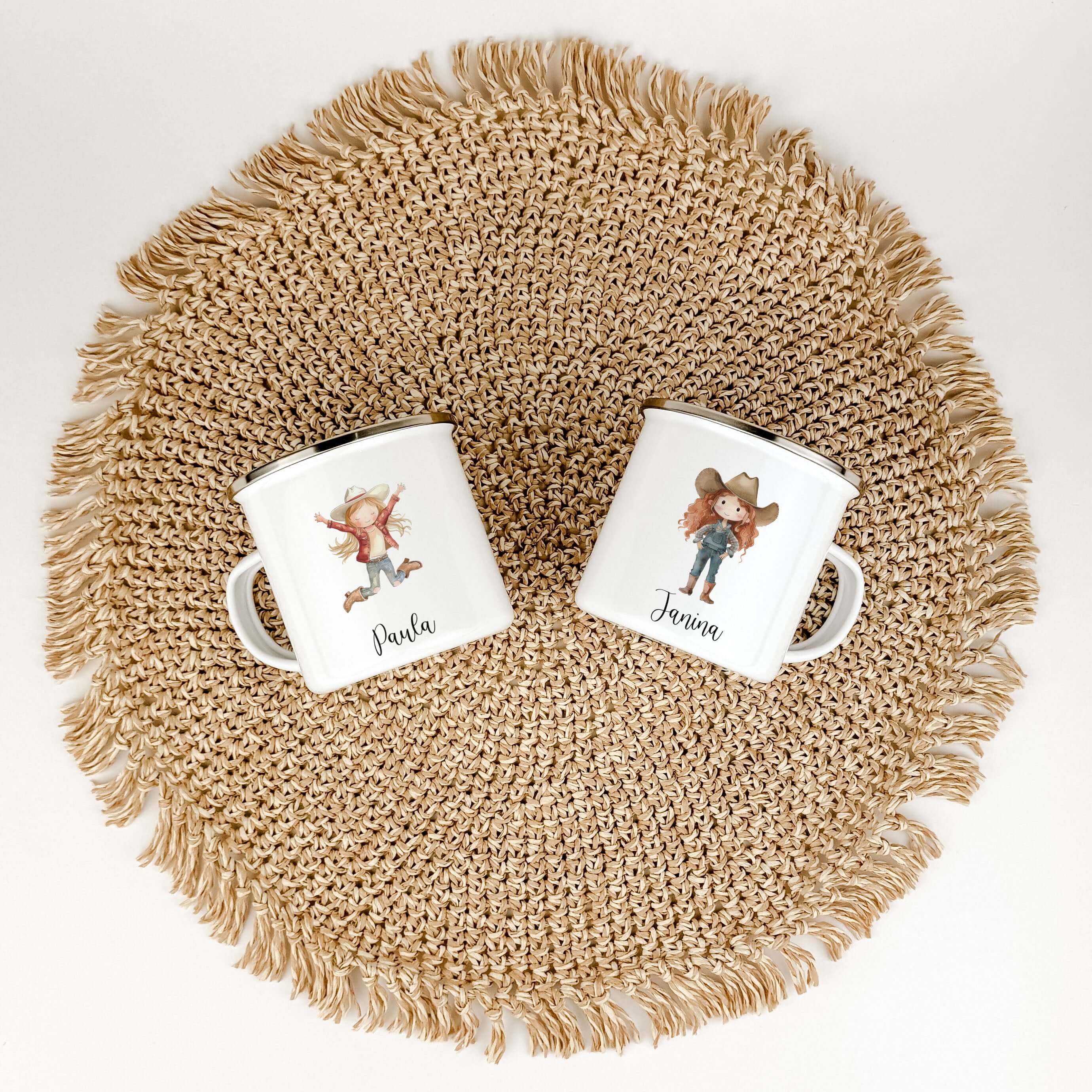 Emaille Tasse Cowgirl-famprints-Emaille Tasse-Entdecke die zauberhafte Emaille Tasse Cowgirl – ein einzigartiges Geschenk, das jedem Kinderherz Freude bereitet! Mit der Möglichkeit, die Tasse mit einem Namen zu personalisieren, wird jedes Getränk zu etwas