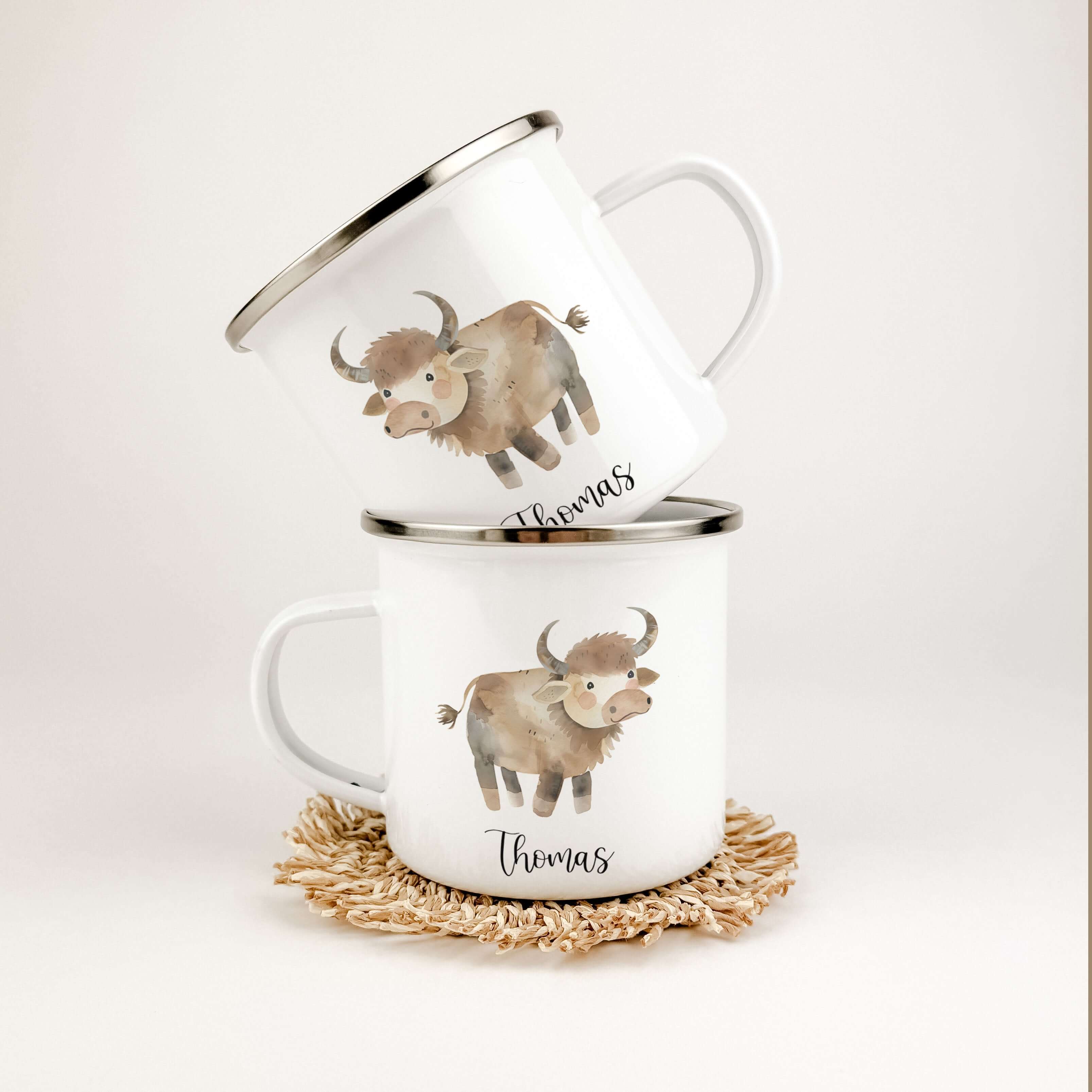 Emaille Tasse Ochse-famprints-Emaille Tasse-Entdecke die zauberhafte Emaille Tasse Ochse ein absolutes Highlight für kleine Abenteurer und ihre großen Begleiter! Diese liebevoll gestaltete Emaille Tasse personalisiert ist nicht nur ein praktisches Accesso