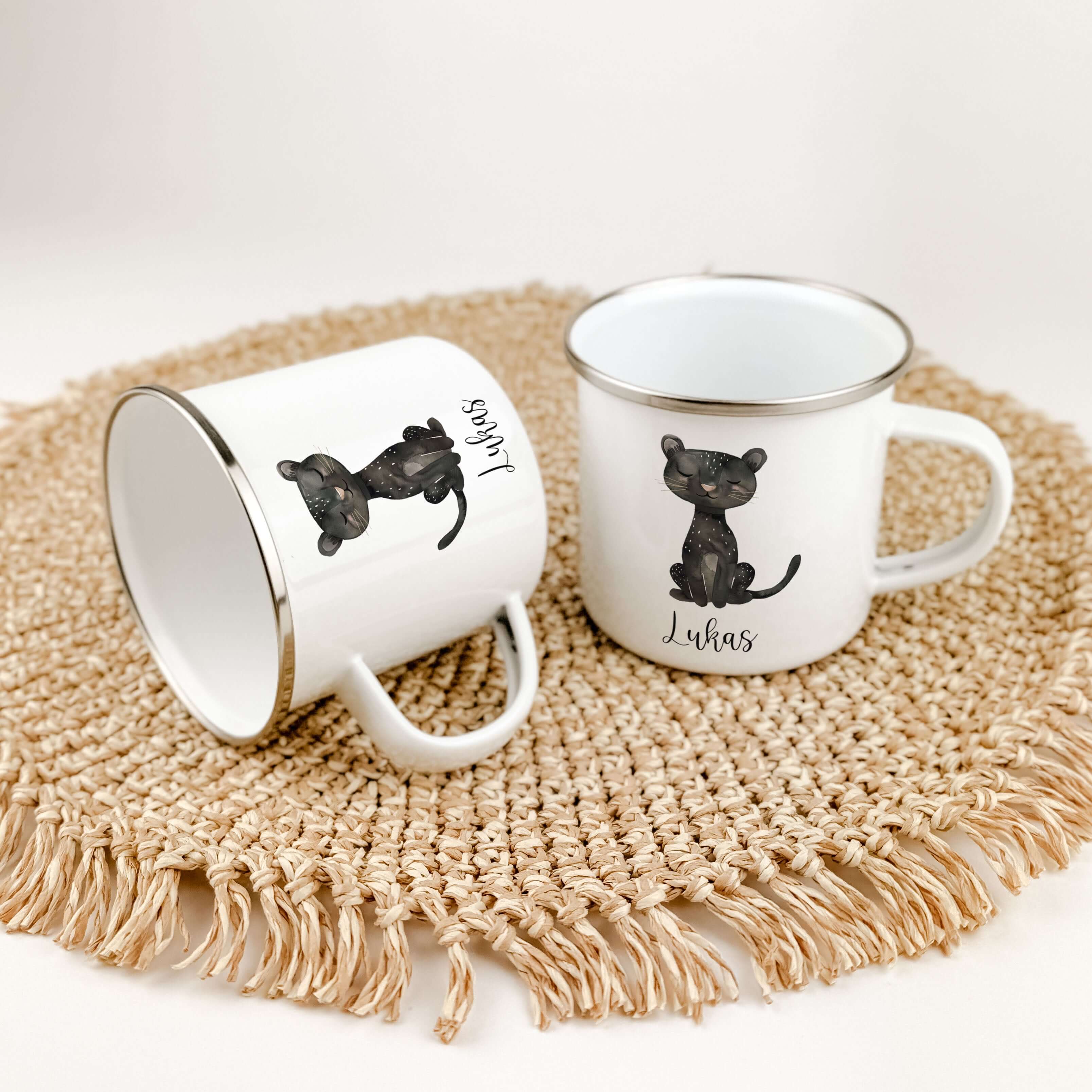 Emaille Tasse Panther-famprints-Emaille Tasse-Entdecke die zauberhafte Emaille Tasse Panther, die perfekt für deinen kleinen Liebling ist! Diese Emaille Tasse personalisiert mit einem liebevollen Panther-Motiv wird sofort zum Lieblingsbecher deines Kindes