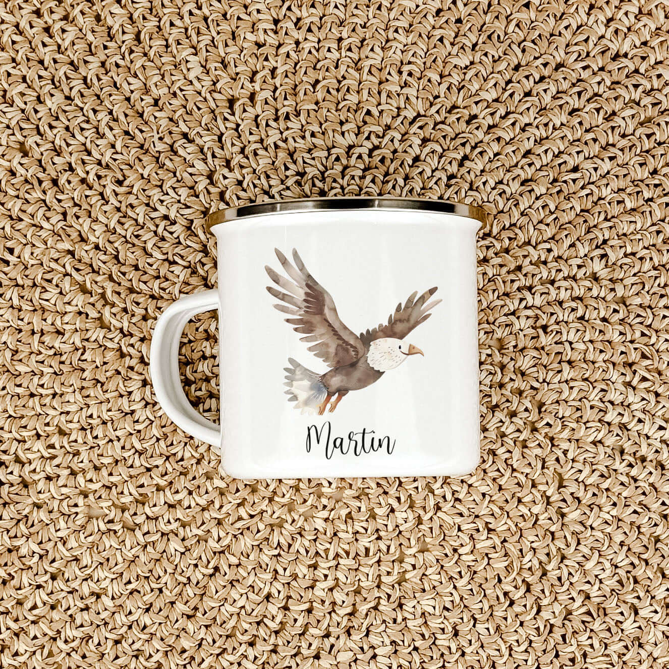 Emaille Tasse Adler-famprints-Emaille Tasse-Entdecke die bezaubernde Emaille Tasse mit einem süßen Adler in Aquarell-Optik! Diese personalisierte Tasse wird mit deinem Wunsch-Namen bedruckt und ist ein echtes Unikat, das mit viel Liebe von uns gestaltet w