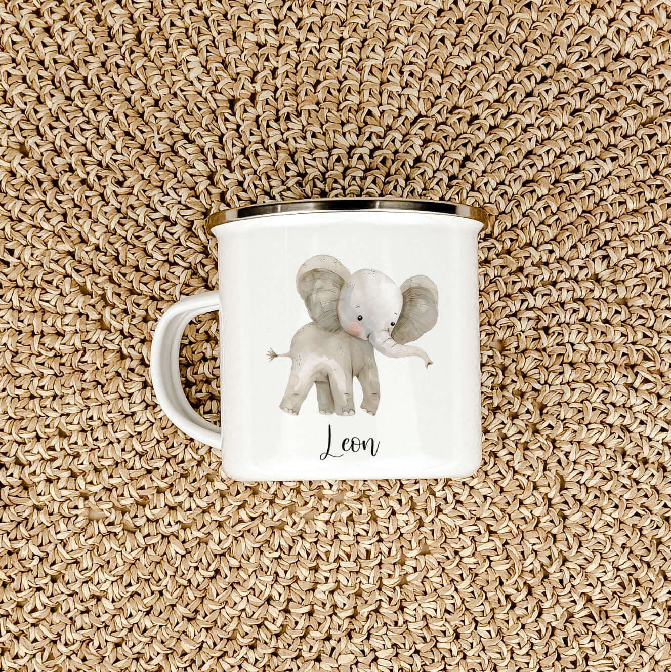 Emaille Tasse Elefant-famprints-Emaille Tasse-Unsere personalisierte Emaille Tasse "Elefant" ist das perfekte Geschenk für Kinder! Mit einem süßen Elefanten in Aquarell Optik bedruckt, wird die Tasse mit dem Namen des Kindes zu einem ganz besonderen und i