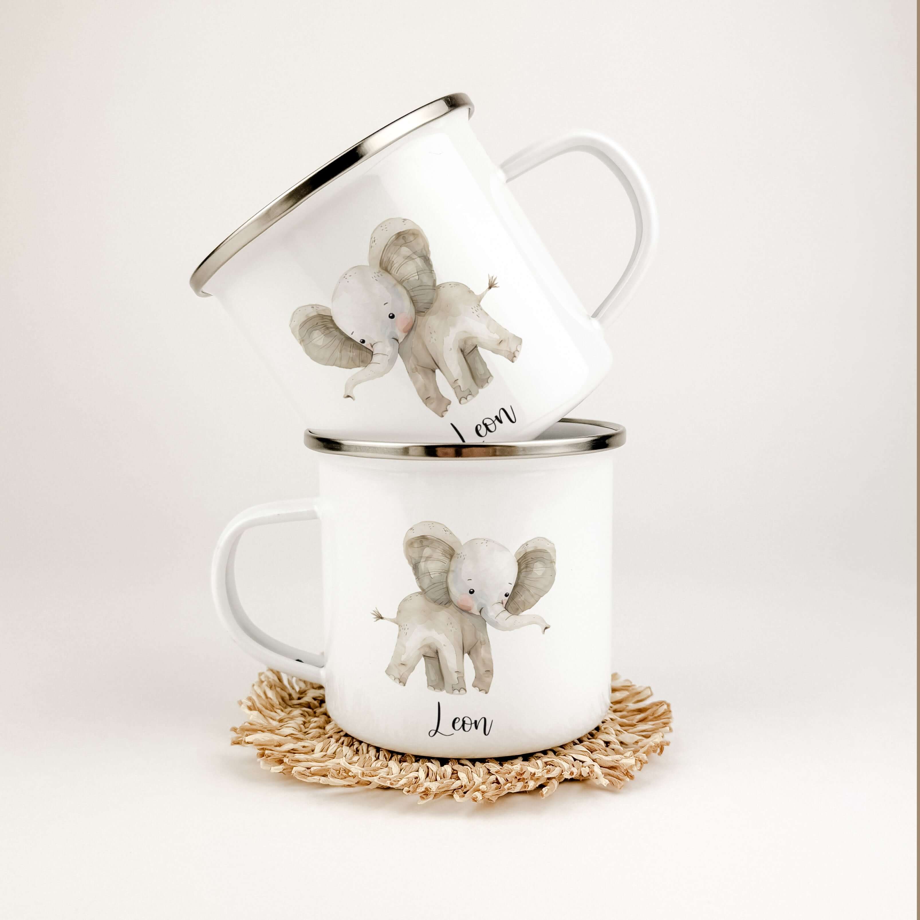 Emaille Tasse Elefant-famprints-Emaille Tasse-Unsere personalisierte Emaille Tasse "Elefant" ist das perfekte Geschenk für Kinder! Mit einem süßen Elefanten in Aquarell Optik bedruckt, wird die Tasse mit dem Namen des Kindes zu einem ganz besonderen und i