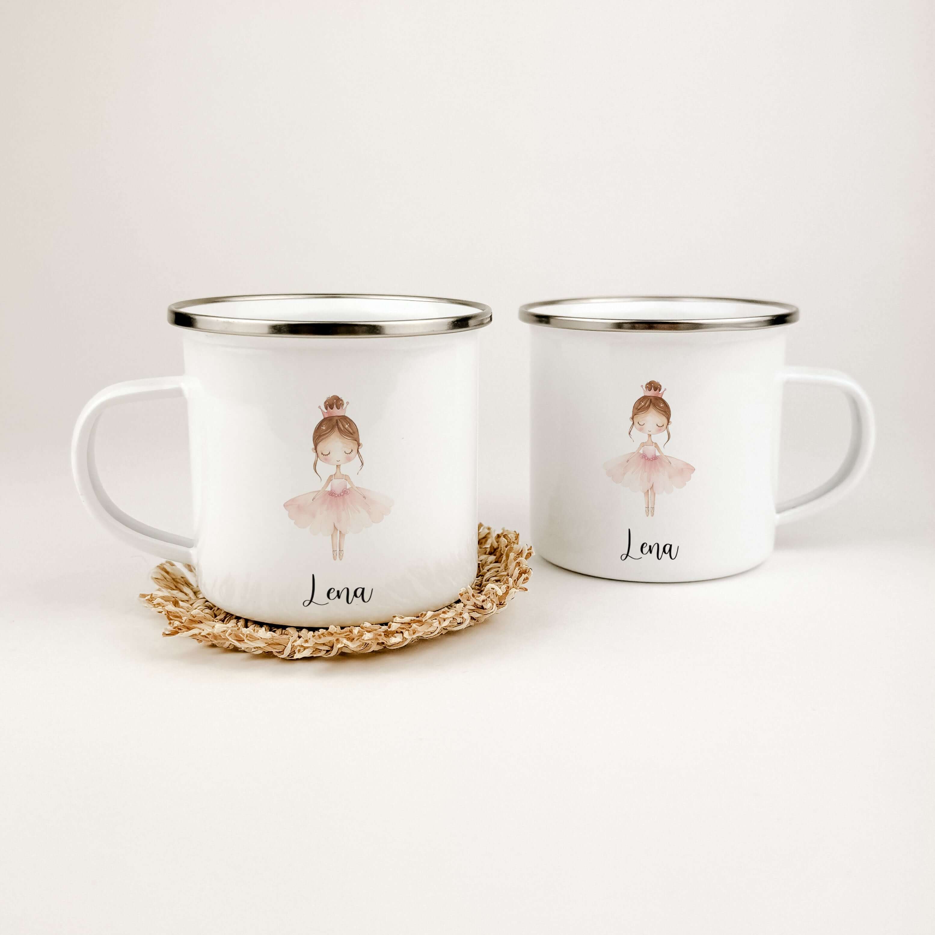 Emaille Tasse Ballerina-famprints-Emaille Tasse-Die Emaille Tasse Ballerina ist das perfekte Geschenk für kleine Mädchen! Personalisiert mit ihrem Namen und bedruckt mit einer süßen Ballerina in Aquarell Optik, begeistert sie nicht nur durch ihr einzigart