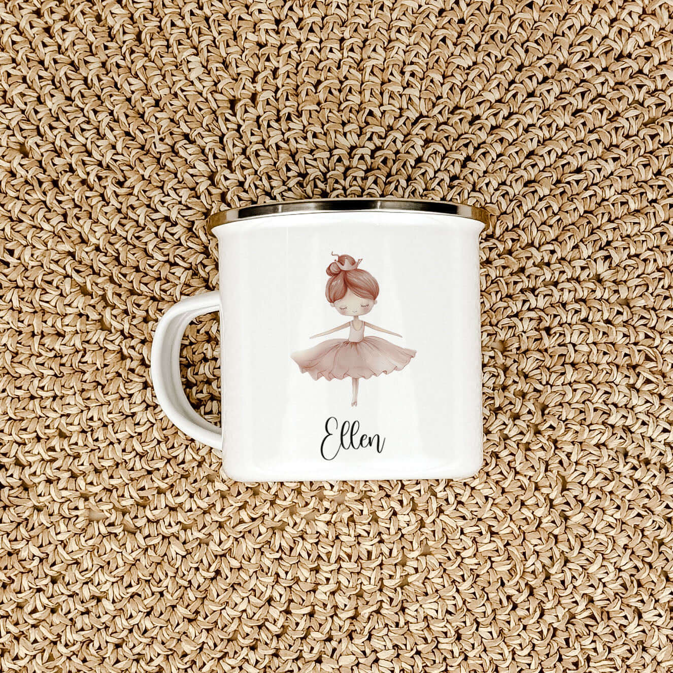 Emaille Tasse Ballerina-famprints-Emaille Tasse-Die Emaille Tasse Ballerina ist das perfekte Geschenk für kleine Mädchen! Personalisiert mit ihrem Namen und bedruckt mit einer süßen Ballerina in Aquarell Optik, begeistert sie nicht nur durch ihr einzigart